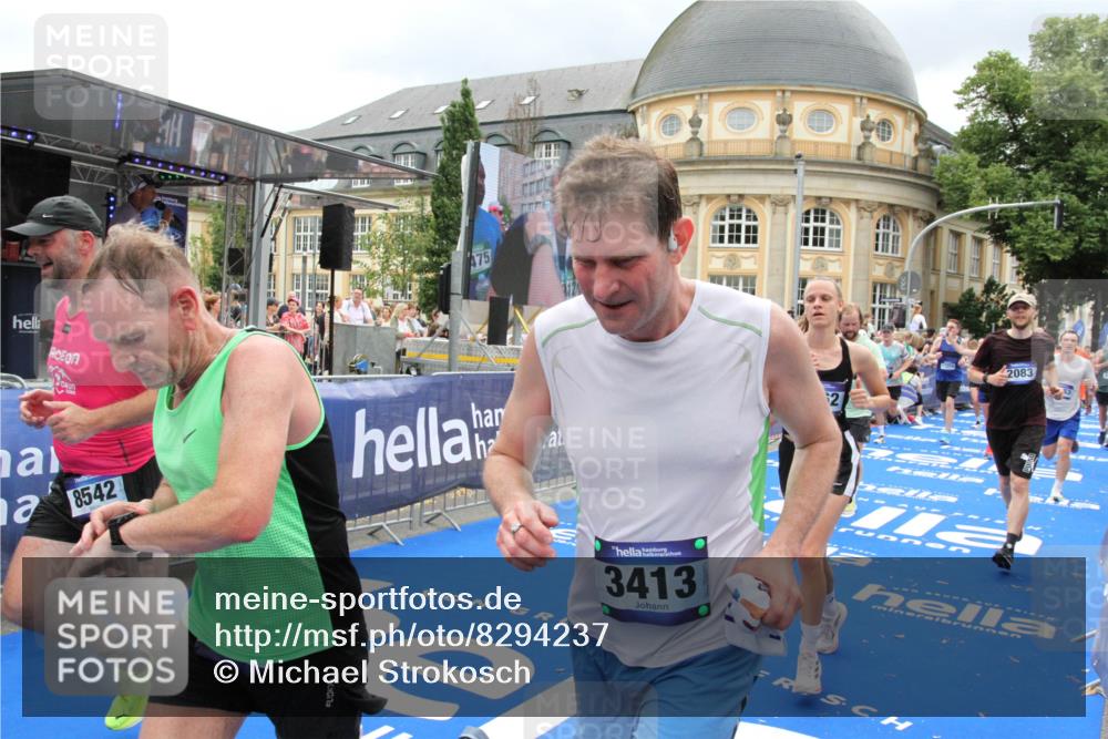 29.06.2025 - hella hamburg halbmarathon Michael Strokosch http://msf.ph/oto/8294237 29.06.2025 10:56:39 Ziel 1583, 2083, 3413, 4152, 5721, 5744, 6416, 6759, 7037, 8311, 8542, 8652, 8744, 9562, 10093, 11083, 12509, 13863, 15145, 17259, 18340, 18746, 18835, 18899, 19120 meine-sportfotos.de