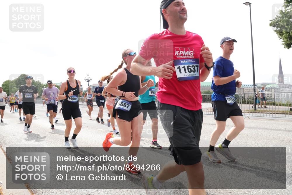 29.06.2025 - hella hamburg halbmarathon Lena Gebhardt http://msf.ph/oto/8294266 29.06.2025 10:36:35 Lombardsbrücke 8498, 16905, 13445, 6667, 763, 11637, 1098, 1008, 1010, 1102, 1118, 1224, 1780, 1835, 1948, 2124, 2552, 2588, 3398, 3404, 3428, 3699, 3741, 3873, 3895, 4084, 4245, 4442, 4618, 4762, 4937, 4996, 5012, 5246, 5427, 5540, 5573, 5666, 5747, 5789, 5809, 5919, 6092, 6093, 6156, 6190, 6417, 6667, 6896, 7086, 7111, 7140, 7275, 7575, 7576, 7632, 7773, 8498, 8499, 8530, 8581, 8936, 8937, 8945, 9115, 9117, 9229, 9295, 9500, 9694, 13265, 15077, 17156, 17807, 18152, 18488 meine-sportfotos.de