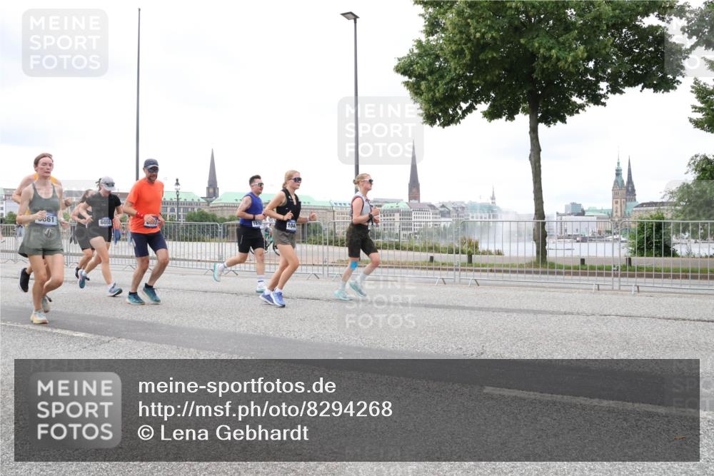 29.06.2025 - hella hamburg halbmarathon Lena Gebhardt http://msf.ph/oto/8294268 29.06.2025 10:56:01 Lombardsbrücke 861, 6055, 1576, 104, 1616, 1738, 1909, 2095, 2793, 3101, 3244, 3257, 3268, 4083, 4265, 4354, 4470, 4473, 4836, 4896, 5220, 5222, 5306, 5575, 5580, 5994, 6055, 6056, 6113, 6257, 6494, 6594, 6968, 7025, 7028, 7516, 7548, 7616, 7969, 8005, 8110, 8305, 8517, 8527, 8532, 8533, 8648, 9435, 9548, 9606, 9614, 9618, 9838, 9861, 9865, 9956, 10094, 10436, 10438, 10449, 10593, 10640, 10740, 10784, 10987, 11903, 11962, 11963, 12695 meine-sportfotos.de