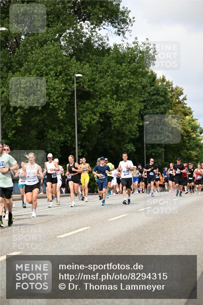 29.06.2025 - hella hamburg halbmarathon Dr. Thomas Lammeyer http://msf.ph/oto/8294315 29.06.2025 10:37:31 Kennedybrücke 1078, 1199, 1324, 1373, 1995, 2085, 2342, 2838, 3341, 3560, 3812, 3871, 4164, 4446, 5180, 5917, 6773, 6999, 7308, 7309, 7705, 8175, 8891, 8993, 9234, 9591, 9750, 9780, 11092 meine-sportfotos.de
