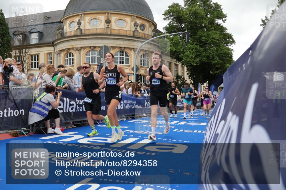29.06.2025 - hella hamburg halbmarathon Strokosch-Dieckow http://msf.ph/oto/8294358 29.06.2025 10:51:12 Ziel 1366, 1461, 1817, 2636, 2718, 4404, 4814, 4816, 4967, 5600, 6027, 6657, 6776, 8316, 8508, 8930, 9476, 10480, 10667, 10868, 11512, 11625, 11733, 12016, 13073, 14865, 15480, 17384, 17530, 17823, 18019 meine-sportfotos.de