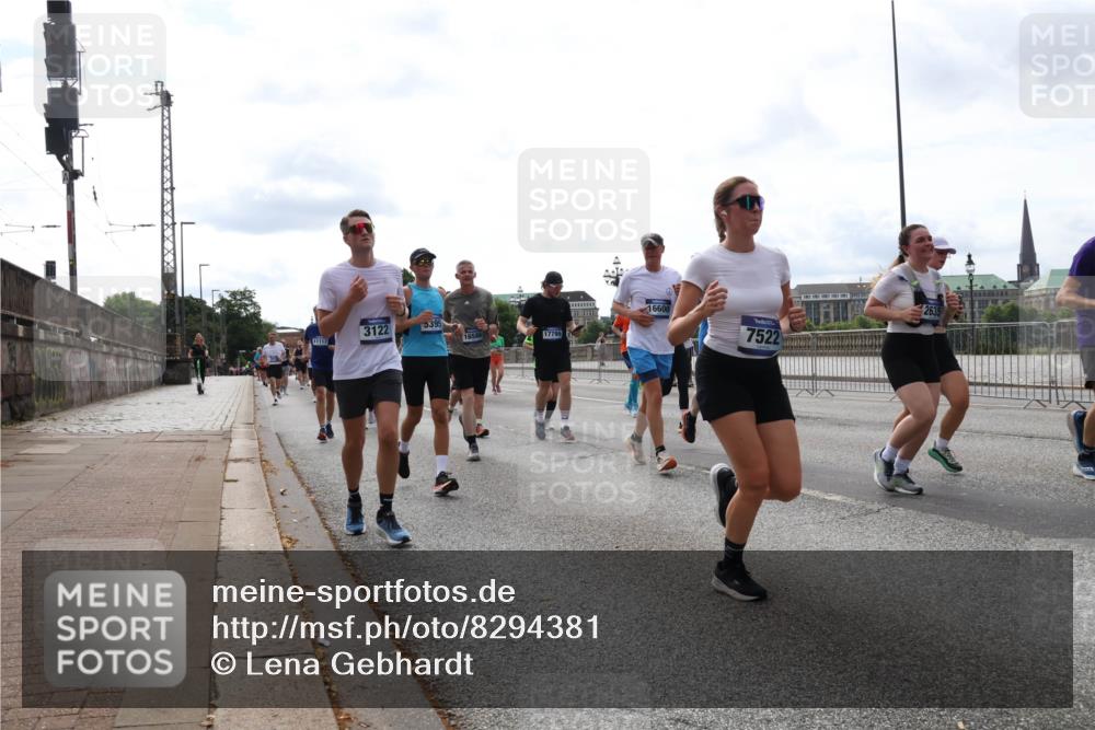 29.06.2025 - hella hamburg halbmarathon Lena Gebhardt http://msf.ph/oto/8294381 29.06.2025 10:21:26 Lombardsbrücke 3122, 5395, 11117, 16586, 17799, 16600, 7522, 2635, 1028, 1072, 1266, 1401, 1658, 1668, 2271, 2383, 2635, 2815, 2956, 2986, 3122, 3161, 3453, 3770, 3813, 3817, 3825, 3826, 4082, 4375, 4376, 4697, 4786, 5061, 5122, 5373, 5395, 5412, 5493, 5759, 5767, 5957, 6086, 6103, 6275, 6308, 6844, 7228, 7375, 7522, 7553, 7608, 7612, 7781, 8095, 8286, 8726, 8844, 8896, 9100, 9108, 9369, 9483, 9499, 9501, 9532, 9624, 10374, 10585, 10602, 10874, 11698, 12175, 12694, 13057, 13508 meine-sportfotos.de