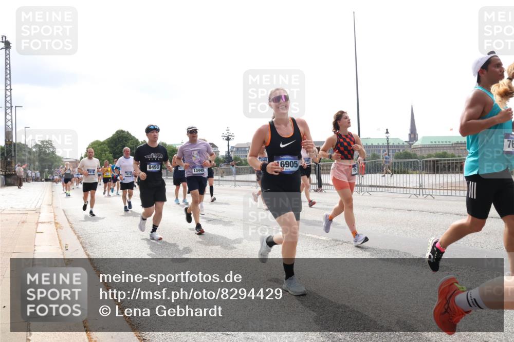 29.06.2025 - hella hamburg halbmarathon Lena Gebhardt http://msf.ph/oto/8294429 29.06.2025 10:36:35 Lombardsbrücke 9918, 1014, 8498, 15568, 6905, 13445, 76, 1008, 1010, 1102, 1118, 1224, 1780, 1835, 1948, 2124, 2552, 2588, 3398, 3404, 3428, 3699, 3741, 3873, 3895, 4084, 4245, 4442, 4618, 4762, 4937, 4996, 5012, 5246, 5427, 5540, 5573, 5666, 5747, 5789, 5809, 5919, 6092, 6093, 6156, 6190, 6417, 6667, 6896, 7086, 7111, 7140, 7275, 7575, 7576, 7632, 7773, 8498, 8499, 8530, 8581, 8936, 8937, 8945, 9115, 9117, 9229, 9295, 9500, 9694, 13265, 15077, 17156, 17807, 18152, 18488 meine-sportfotos.de