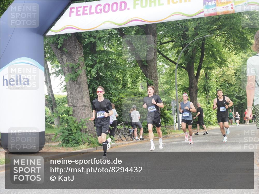29.06.2025 - hella hamburg halbmarathon KatJ http://msf.ph/oto/8294432 29.06.2025 10:13:20 Zwischen KM18-KM19 7834, 7862 meine-sportfotos.de