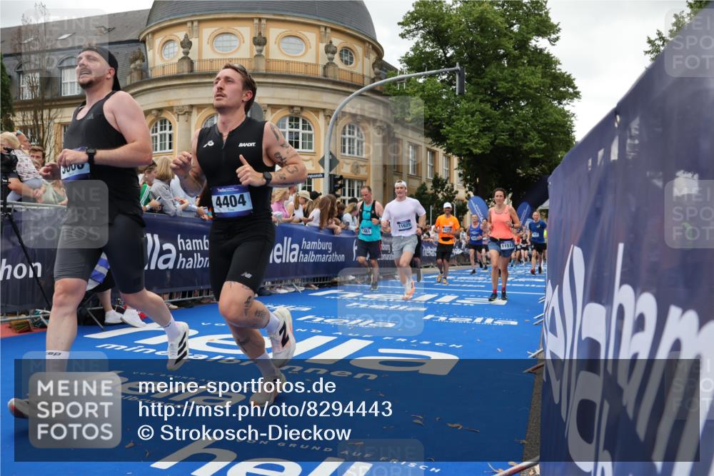 29.06.2025 - hella hamburg halbmarathon Strokosch-Dieckow http://msf.ph/oto/8294443 29.06.2025 10:51:15 Ziel 1461, 1817, 2364, 2636, 2718, 4404, 4814, 5600, 6027, 6657, 6776, 8316, 8930, 8989, 9476, 10480, 10667, 10868, 11124, 11512, 11625, 11733, 12016, 13047, 13073, 14865, 14994, 15480, 17530, 17823, 18019, 18489 meine-sportfotos.de