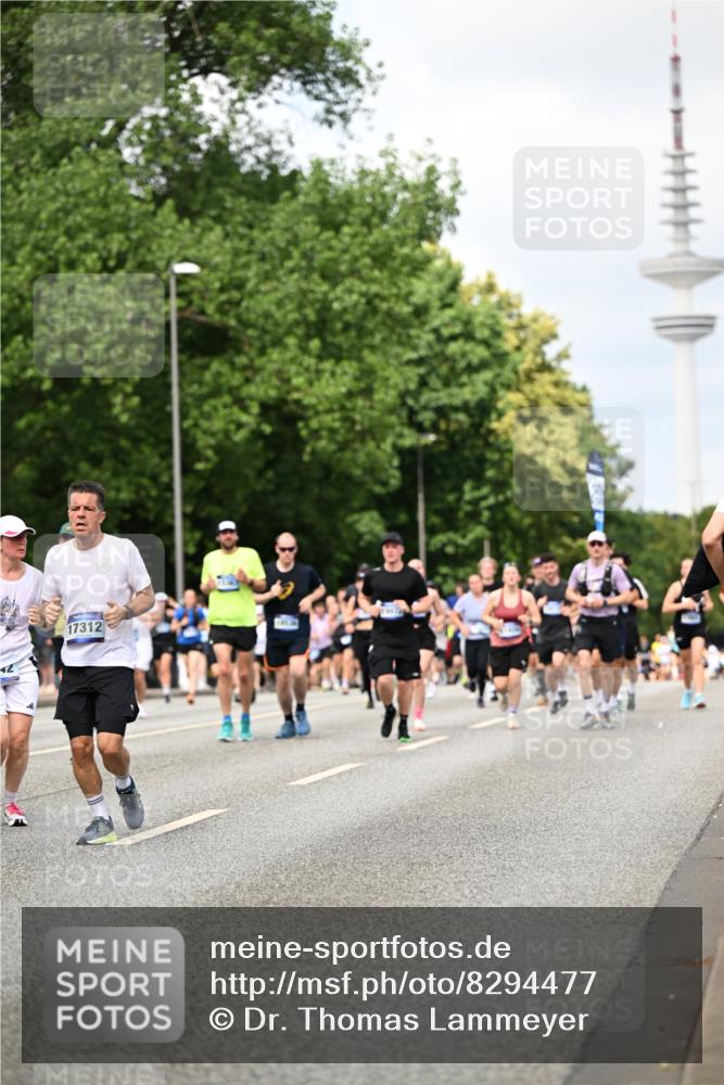 29.06.2025 - hella hamburg halbmarathon Dr. Thomas Lammeyer http://msf.ph/oto/8294477 29.06.2025 10:37:37 Kennedybrücke 1324, 1896, 1995, 2085, 2342, 2776, 3341, 3560, 3812, 3871, 4164, 4361, 4433, 4449, 5075, 5180, 5561, 5584, 5917, 6773, 6999, 7308, 7309, 7705, 8891, 8993, 9234, 9258, 9591, 9706, 9750, 9799, 11092, 11260 meine-sportfotos.de