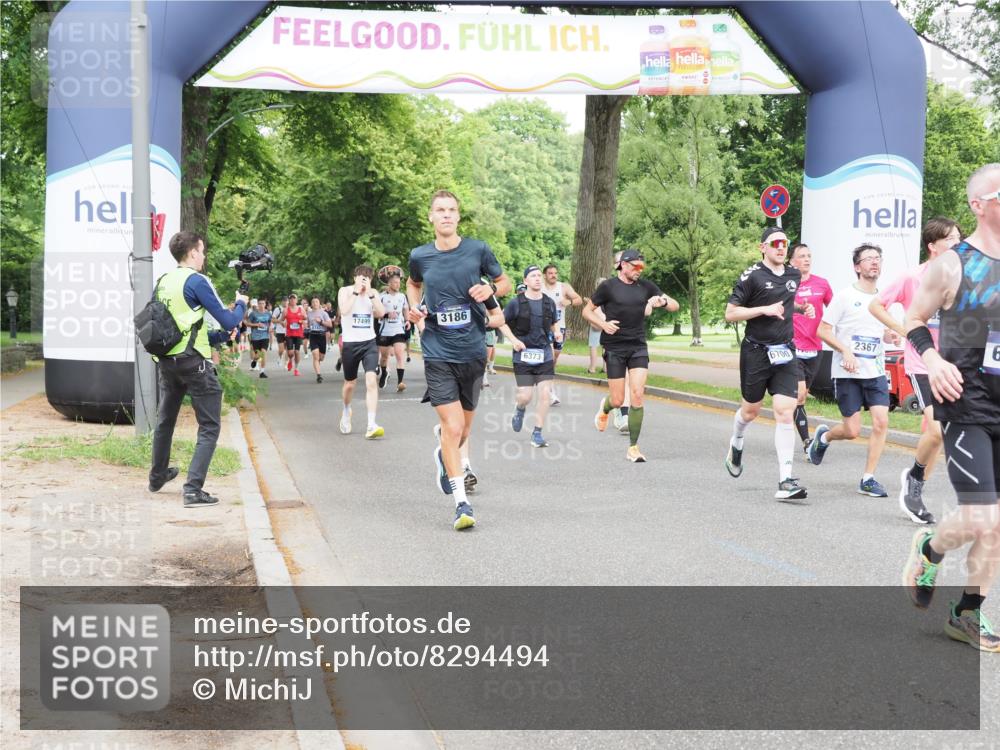 29.06.2025 - hella hamburg halbmarathon MichiJ http://msf.ph/oto/8294494 29.06.2025 10:33:59 Zwischen KM18-KM19 1139, 2367, 3186, 3477, 5129, 6054, 6373, 6700, 7204, 9710, 11773, 11809, 11936, 12084, 12808, 16513, 17674, 18878 meine-sportfotos.de