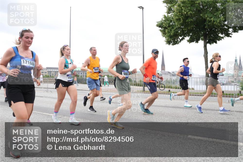29.06.2025 - hella hamburg halbmarathon Lena Gebhardt http://msf.ph/oto/8294506 29.06.2025 10:56:02 Lombardsbrücke 4470, 17168, 1528, 9865, 9861, 611, 1616, 1738, 1909, 2095, 2793, 3101, 3244, 3257, 3268, 4083, 4265, 4354, 4470, 4473, 4836, 4896, 5220, 5222, 5306, 5575, 5580, 5757, 5994, 6055, 6056, 6113, 6257, 6494, 6594, 6968, 7025, 7028, 7516, 7548, 7616, 7969, 8005, 8110, 8305, 8517, 8527, 8532, 8533, 8648, 9435, 9548, 9606, 9838, 9861, 9865, 9948, 9953, 9956, 10094, 10436, 10438, 10449, 10593, 10640, 10740, 10784, 10987, 11903, 11962, 11963, 12695 meine-sportfotos.de