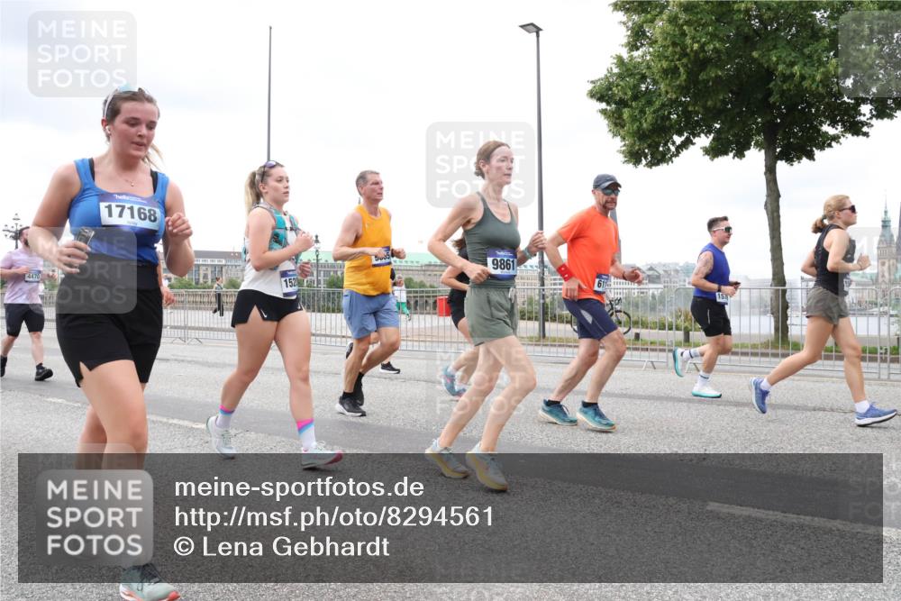29.06.2025 - hella hamburg halbmarathon Lena Gebhardt http://msf.ph/oto/8294561 29.06.2025 10:56:02 Lombardsbrücke 4470, 17168, 5605, 152, 9861, 61, 157, 1616, 1738, 1909, 2095, 2793, 3101, 3244, 3257, 3268, 4083, 4265, 4354, 4470, 4473, 4836, 4896, 5220, 5222, 5306, 5575, 5580, 5757, 5994, 6055, 6056, 6113, 6257, 6494, 6594, 6968, 7025, 7028, 7516, 7548, 7616, 7969, 8005, 8110, 8305, 8517, 8527, 8532, 8533, 8648, 9435, 9548, 9606, 9838, 9861, 9865, 9948, 9953, 9956, 10094, 10436, 10438, 10449, 10593, 10640, 10740, 10784, 10987, 11903, 11962, 11963, 12695 meine-sportfotos.de