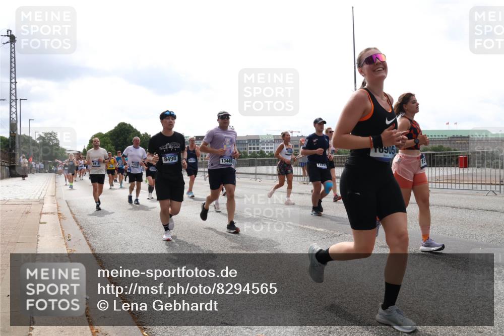 29.06.2025 - hella hamburg halbmarathon Lena Gebhardt http://msf.ph/oto/8294565 29.06.2025 10:36:36 Lombardsbrücke 8498, 10112, 9918, 10146, 10024, 13445, 1249, 8905, 1008, 1010, 1102, 1118, 1224, 1835, 1948, 1952, 2124, 2552, 2588, 3398, 3404, 3428, 3699, 3741, 3873, 3895, 4084, 4245, 4442, 4618, 4762, 4937, 4996, 5012, 5246, 5427, 5540, 5573, 5666, 5747, 5789, 5809, 5919, 6092, 6093, 6156, 6190, 6359, 6417, 6667, 6896, 7086, 7111, 7140, 7275, 7575, 7576, 7632, 7773, 8498, 8499, 8530, 8581, 8936, 8937, 8945, 9115, 9117, 9229, 9295, 9500, 9694, 13265, 15077, 17156, 17807, 18152, 18488 meine-sportfotos.de