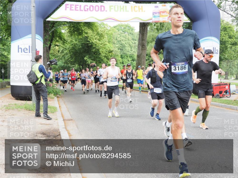 29.06.2025 - hella hamburg halbmarathon MichiJ http://msf.ph/oto/8294585 29.06.2025 10:34:00 Zwischen KM18-KM19 1139, 2367, 3186, 5129, 6054, 6373, 6700, 7204, 9710, 11773, 11809, 11936, 12084, 15133, 15636, 16513, 16624, 17674, 18878 meine-sportfotos.de