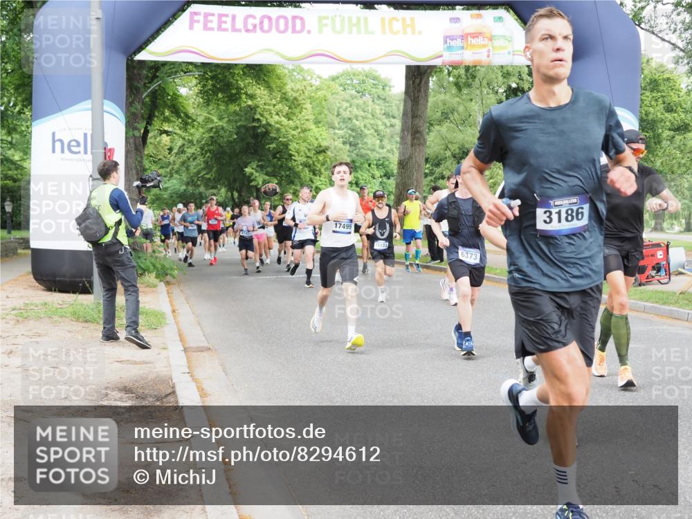 29.06.2025 - hella hamburg halbmarathon MichiJ http://msf.ph/oto/8294612 29.06.2025 10:34:00 Zwischen KM18-KM19 1139, 2367, 3186, 5129, 6054, 6373, 6700, 7204, 9710, 11773, 11809, 11936, 12084, 15133, 15636, 16513, 16624, 17674, 18878 meine-sportfotos.de