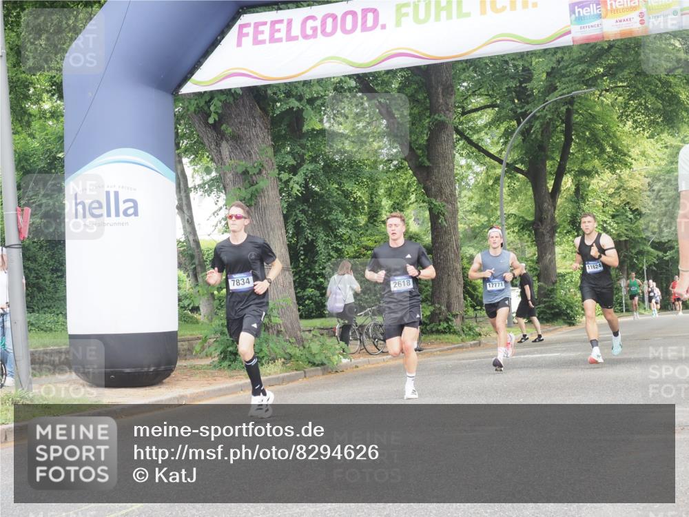 29.06.2025 - hella hamburg halbmarathon KatJ http://msf.ph/oto/8294626 29.06.2025 10:13:21 Zwischen KM18-KM19 2618, 7834, 7862 meine-sportfotos.de