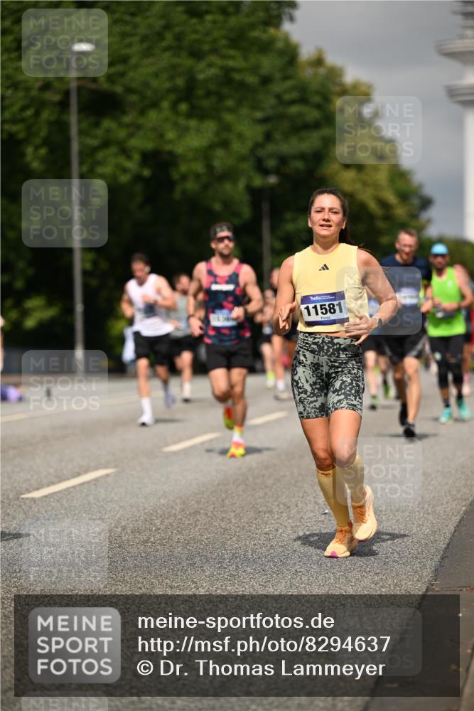 29.06.2025 - hella hamburg halbmarathon Dr. Thomas Lammeyer http://msf.ph/oto/8294637 29.06.2025 10:16:12 Kennedybrücke 1249, 1610, 1785, 1790, 1850, 1851, 2963, 2964, 3182, 3248, 3262, 3746, 4453, 4499, 5166, 5176, 6822, 6871, 6966, 7907, 8206, 8207, 8971, 9119, 9253, 9405, 9428, 10685 meine-sportfotos.de