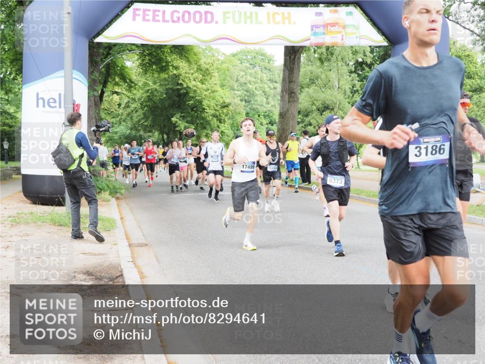 29.06.2025 - hella hamburg halbmarathon MichiJ http://msf.ph/oto/8294641 29.06.2025 10:34:00 Zwischen KM18-KM19 1139, 2367, 3186, 5129, 6054, 6373, 6700, 7204, 9710, 11773, 11809, 11936, 12084, 15133, 15636, 16513, 16624, 17674, 18878 meine-sportfotos.de