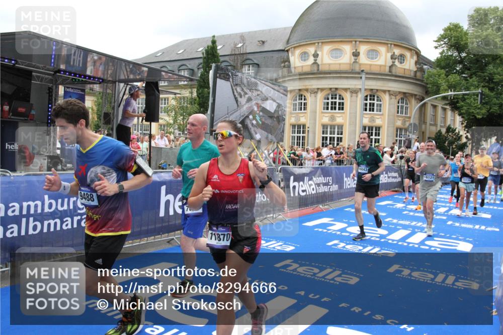 29.06.2025 - hella hamburg halbmarathon Michael Strokosch http://msf.ph/oto/8294666 29.06.2025 10:56:47 Ziel 2378, 3836, 4152, 7646, 8744, 8825, 8996, 9488, 11083, 11870, 14369, 14461, 15134, 15431, 15712, 16043, 16121, 17133, 18340, 18634, 18899 meine-sportfotos.de
