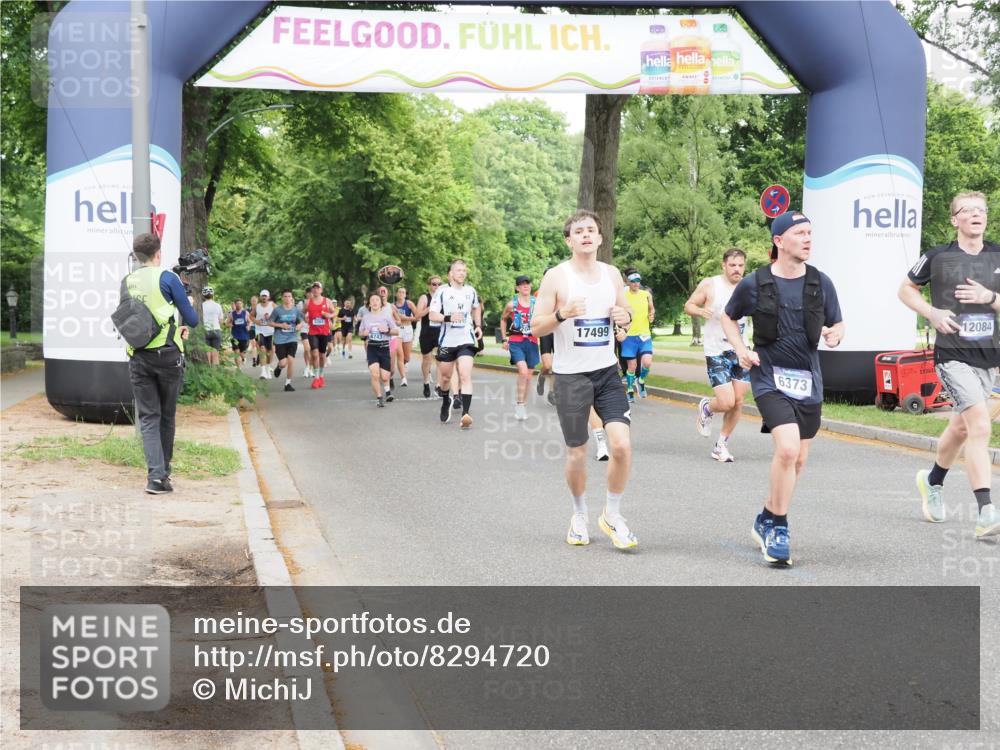 29.06.2025 - hella hamburg halbmarathon MichiJ http://msf.ph/oto/8294720 29.06.2025 10:34:01 Zwischen KM18-KM19 1139, 2048, 2367, 3186, 5129, 6054, 6373, 6700, 9710, 11773, 11809, 11936, 12084, 15133, 15636, 16513, 16624, 17499, 17674, 18878 meine-sportfotos.de
