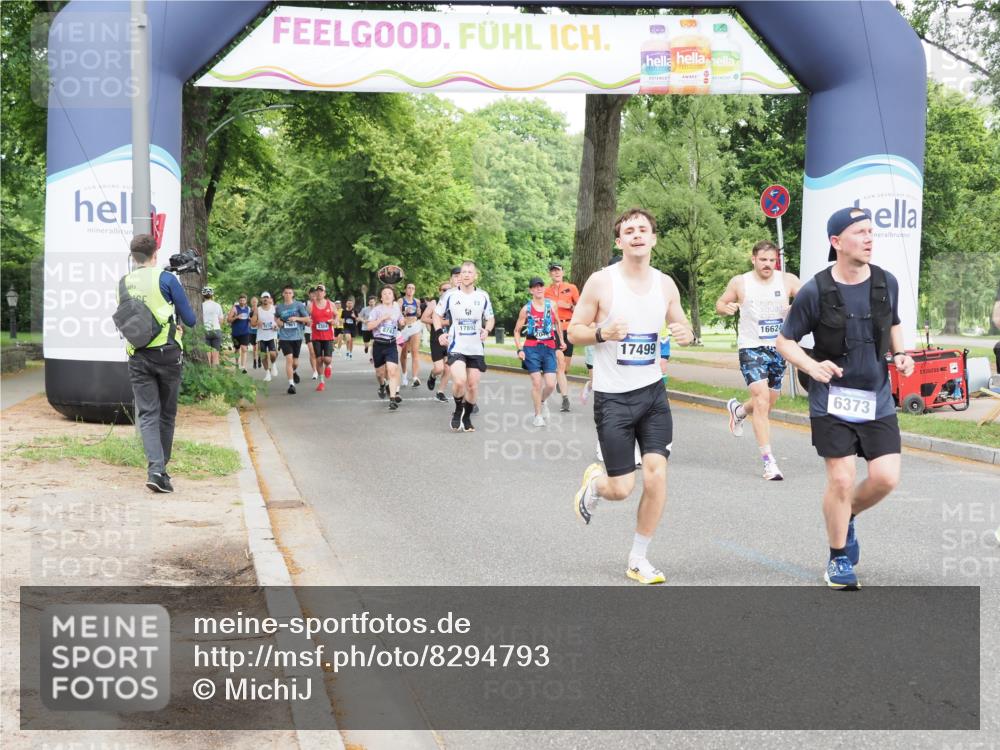 29.06.2025 - hella hamburg halbmarathon MichiJ http://msf.ph/oto/8294793 29.06.2025 10:34:01 Zwischen KM18-KM19 1139, 2048, 2367, 3186, 5129, 6054, 6373, 6700, 9710, 11773, 11809, 11936, 12084, 15133, 15636, 16513, 16624, 17499, 17674, 18878 meine-sportfotos.de