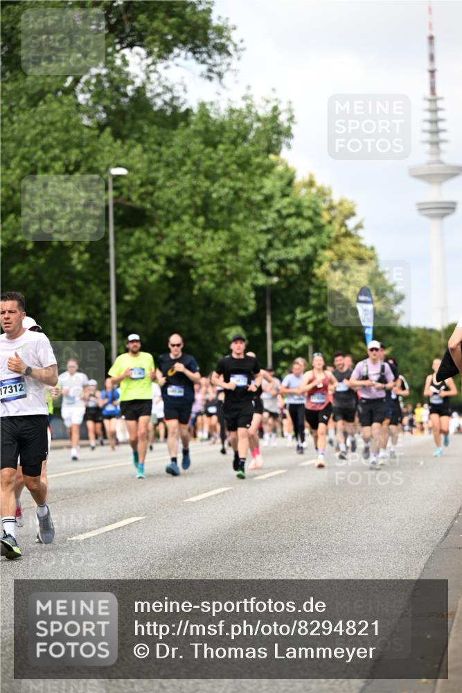 29.06.2025 - hella hamburg halbmarathon Dr. Thomas Lammeyer http://msf.ph/oto/8294821 29.06.2025 10:37:38 Kennedybrücke 1324, 1896, 1995, 2085, 2342, 2776, 3341, 3560, 3812, 3871, 4164, 4361, 4433, 4449, 5075, 5180, 5561, 5584, 5917, 6773, 6999, 7308, 7309, 7705, 8891, 8993, 9234, 9258, 9591, 9706, 9750, 9799, 11092, 11111, 11260 meine-sportfotos.de