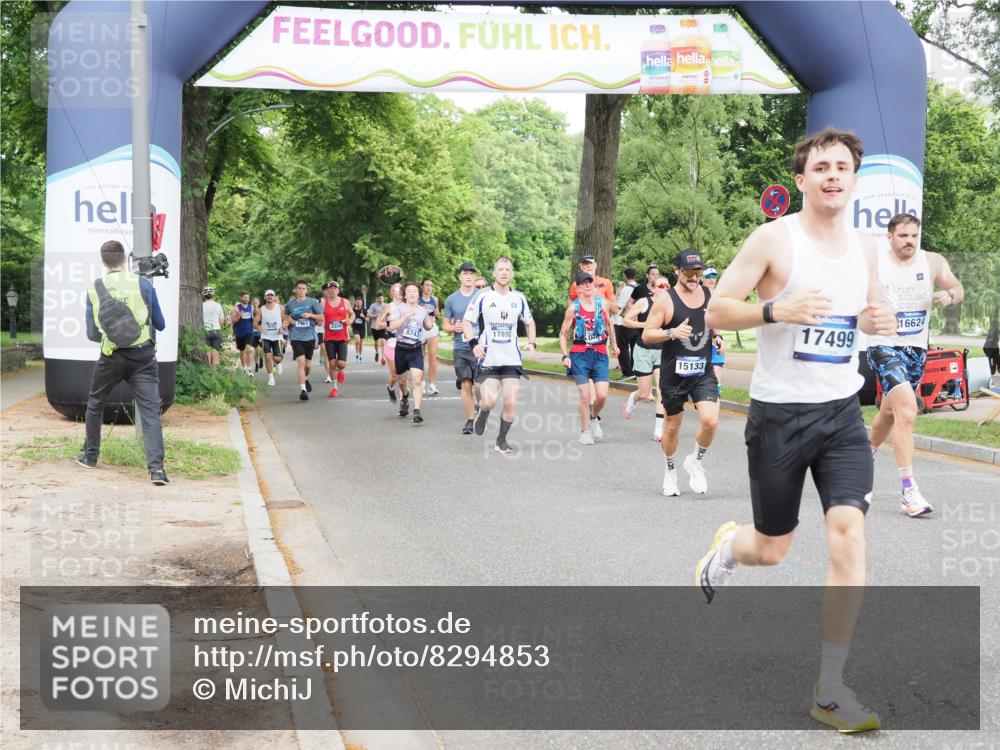 29.06.2025 - hella hamburg halbmarathon MichiJ http://msf.ph/oto/8294853 29.06.2025 10:34:02 Zwischen KM18-KM19 1139, 1759, 2048, 2367, 3186, 6054, 6071, 6373, 6700, 8743, 11773, 11809, 11936, 12084, 15133, 15636, 16513, 16624, 17499, 17674, 17892, 18878, 18970 meine-sportfotos.de