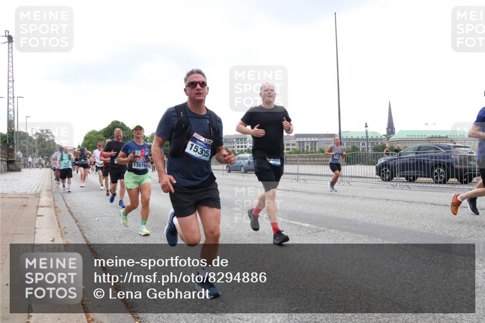 29.06.2025 - hella hamburg halbmarathon Lena Gebhardt http://msf.ph/oto/8294886 29.06.2025 10:46:46 Lombardsbrücke 1073, 1286, 1363, 1371, 1375, 1429, 1465, 1593, 1608, 1720, 1837, 1961, 1999, 2162, 2211, 2320, 2327, 2500, 2556, 2665, 2697, 2981, 3277, 3406, 3407, 3469, 3734, 3823, 4202, 4296, 4342, 4355, 4448, 4604, 5111, 5114, 5700, 5796, 5953, 6068, 6124, 6161, 6485, 6496, 6740, 7303, 7364, 7368, 7374, 7412, 7767, 7827, 8477, 8486, 8551, 8553, 8684, 8700, 8967, 9691, 10153, 10230, 12333, 12522, 13969, 14261, 15852, 16882, 16987 meine-sportfotos.de