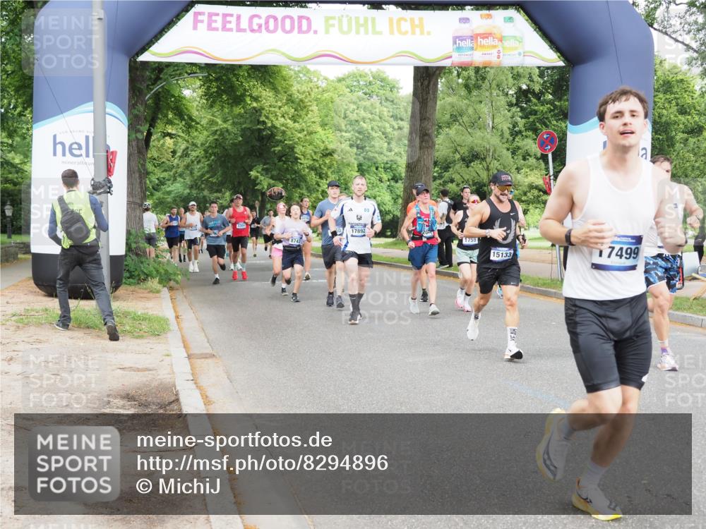 29.06.2025 - hella hamburg halbmarathon MichiJ http://msf.ph/oto/8294896 29.06.2025 10:34:02 Zwischen KM18-KM19 1139, 1759, 2048, 2367, 3186, 6054, 6071, 6373, 6700, 8743, 11773, 11809, 11936, 12084, 15133, 15636, 16513, 16624, 17499, 17674, 17892, 18878, 18970 meine-sportfotos.de