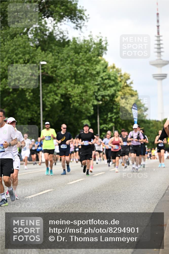 29.06.2025 - hella hamburg halbmarathon Dr. Thomas Lammeyer http://msf.ph/oto/8294901 29.06.2025 10:37:38 Kennedybrücke 1324, 1896, 1995, 2085, 2342, 2776, 3341, 3560, 3812, 3871, 4164, 4361, 4433, 4449, 5075, 5180, 5561, 5584, 5917, 6773, 6999, 7308, 7309, 7705, 8891, 8993, 9234, 9258, 9591, 9706, 9750, 9799, 11092, 11111, 11260 meine-sportfotos.de