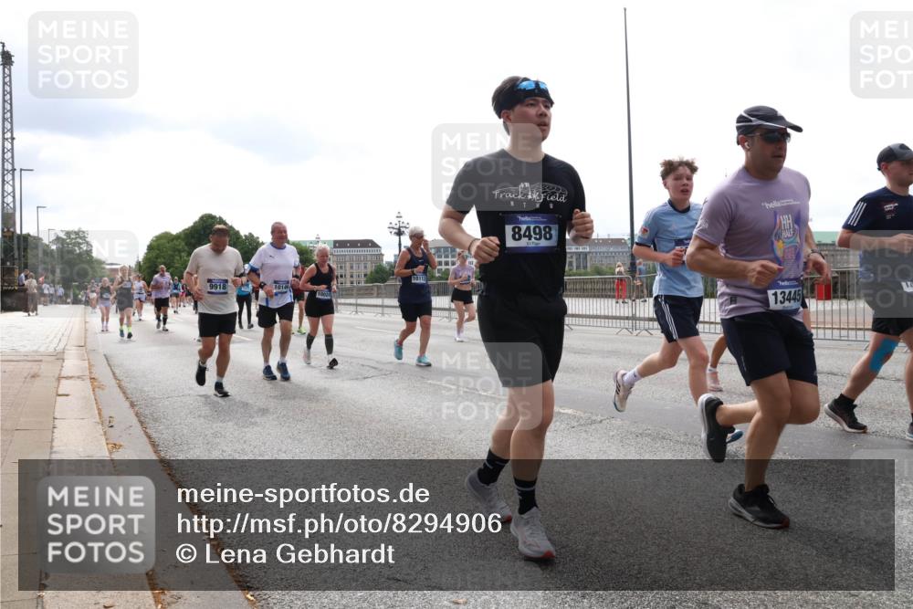 29.06.2025 - hella hamburg halbmarathon Lena Gebhardt http://msf.ph/oto/8294906 29.06.2025 10:36:37 Lombardsbrücke 9918, 10146, 10024, 10112, 8498, 13445, 1, 1102, 1118, 1224, 1253, 1835, 1948, 1952, 1954, 2124, 2552, 2588, 3398, 3404, 3428, 3699, 3741, 3873, 3895, 4084, 4245, 4442, 4618, 4762, 4937, 4996, 5012, 5246, 5427, 5540, 5573, 5747, 5789, 5809, 5919, 6092, 6093, 6156, 6190, 6359, 6417, 6667, 6896, 7111, 7140, 7575, 7576, 7632, 7773, 8498, 8499, 8530, 8581, 8936, 8937, 8945, 9115, 9117, 9229, 9295, 9500, 9694, 13265, 15077, 17156, 17807, 18152, 18488 meine-sportfotos.de