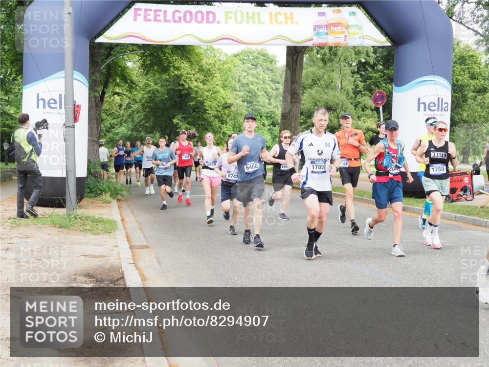 29.06.2025 - hella hamburg halbmarathon MichiJ http://msf.ph/oto/8294907 29.06.2025 10:34:03 Zwischen KM18-KM19 1759, 2048, 2367, 3186, 6054, 6071, 6290, 6373, 6460, 6700, 8269, 8743, 11773, 11809, 12084, 15133, 15636, 16513, 16624, 17499, 17674, 17892, 18878, 18970 meine-sportfotos.de