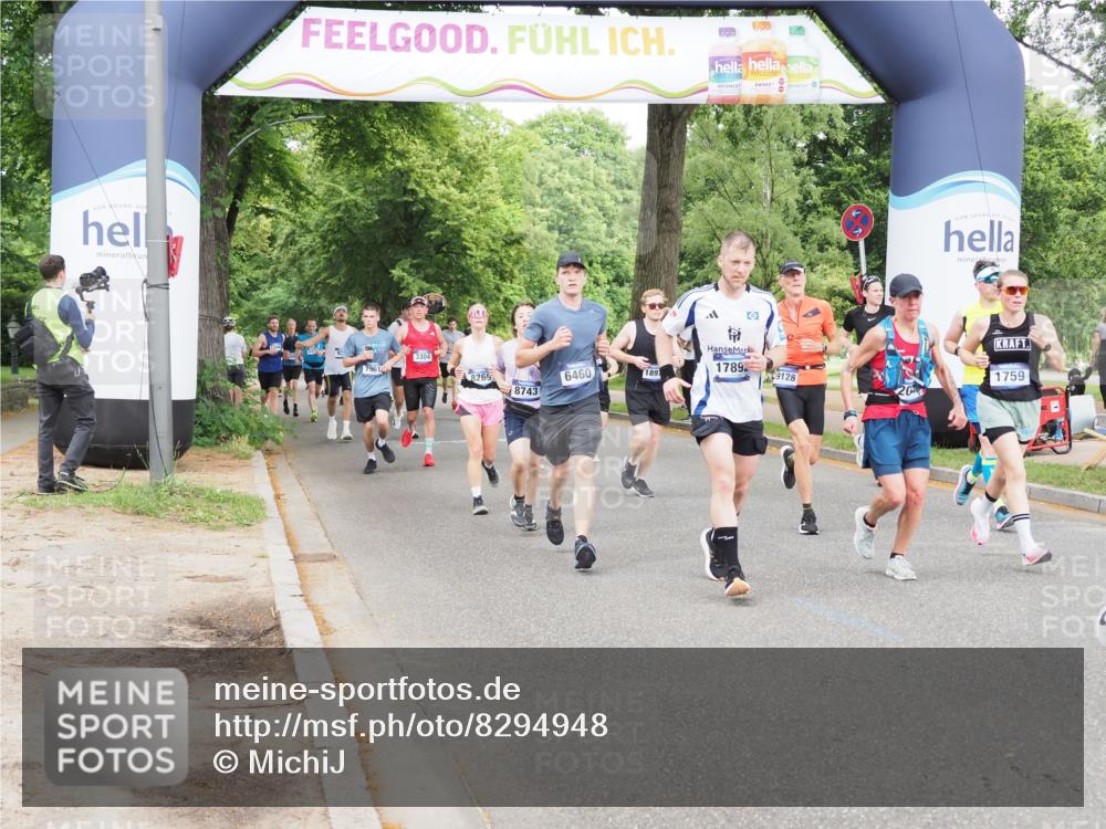 29.06.2025 - hella hamburg halbmarathon MichiJ http://msf.ph/oto/8294948 29.06.2025 10:34:03 Zwischen KM18-KM19 1759, 2048, 2367, 3186, 6054, 6071, 6290, 6373, 6460, 6700, 8269, 8743, 11773, 11809, 12084, 15133, 15636, 16513, 16624, 17499, 17674, 17892, 18878, 18970 meine-sportfotos.de