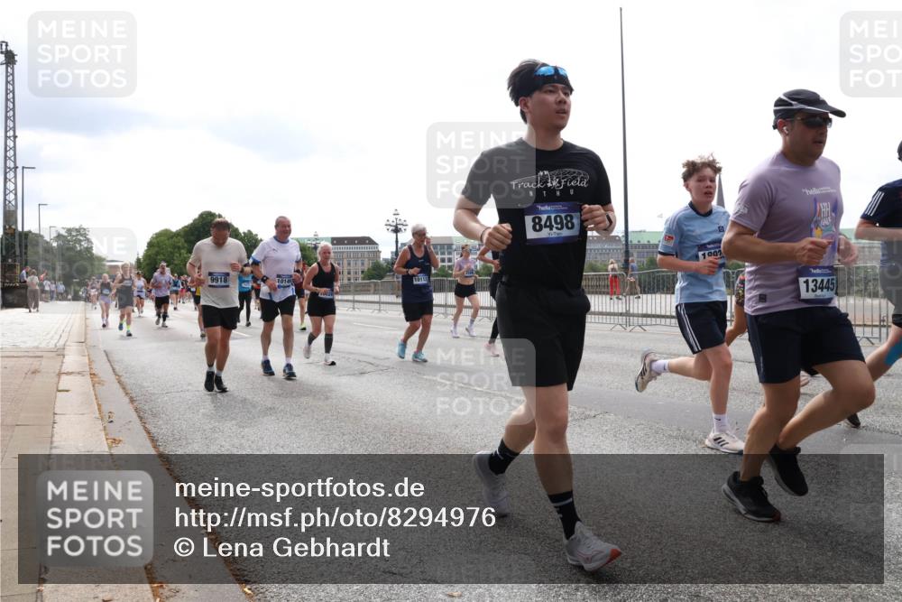29.06.2025 - hella hamburg halbmarathon Lena Gebhardt http://msf.ph/oto/8294976 29.06.2025 10:36:37 Lombardsbrücke 9918, 10146, 10112, 8498, 1002, 0, 13445, 1102, 1118, 1224, 1253, 1835, 1948, 1952, 1954, 2124, 2552, 2588, 3398, 3404, 3428, 3699, 3741, 3873, 3895, 4084, 4245, 4442, 4618, 4762, 4937, 4996, 5012, 5246, 5427, 5540, 5573, 5747, 5789, 5809, 5919, 6092, 6093, 6156, 6190, 6359, 6417, 6667, 6896, 7111, 7140, 7575, 7576, 7632, 7773, 8498, 8499, 8530, 8581, 8936, 8937, 8945, 9115, 9117, 9229, 9295, 9500, 9694, 13265, 15077, 17156, 17807, 18152, 18488 meine-sportfotos.de