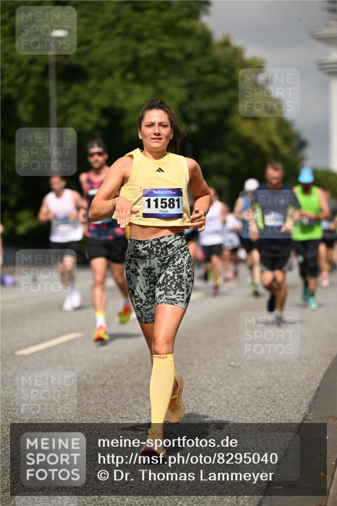 29.06.2025 - hella hamburg halbmarathon Dr. Thomas Lammeyer http://msf.ph/oto/8295040 29.06.2025 10:16:13 Kennedybrücke 1249, 1610, 1785, 1850, 1851, 2963, 2964, 3182, 3248, 3262, 3746, 4453, 4499, 5166, 5176, 6822, 6871, 6966, 7907, 8206, 8207, 8971, 9119, 9253, 9405, 9428, 10685 meine-sportfotos.de