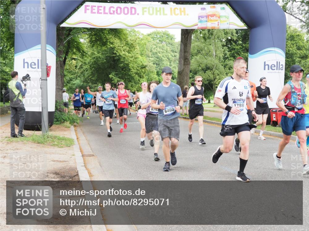 29.06.2025 - hella hamburg halbmarathon MichiJ http://msf.ph/oto/8295071 29.06.2025 10:34:04 Zwischen KM18-KM19 1759, 2048, 2367, 3186, 6054, 6071, 6290, 6373, 6460, 6700, 8269, 8743, 10792, 11773, 11809, 12084, 15133, 15636, 16513, 16624, 17499, 17674, 17892, 18970, 19128 meine-sportfotos.de