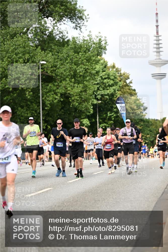 29.06.2025 - hella hamburg halbmarathon Dr. Thomas Lammeyer http://msf.ph/oto/8295081 29.06.2025 10:37:39 Kennedybrücke 1324, 1896, 1995, 2085, 2342, 2776, 3341, 3560, 3812, 3871, 4164, 4361, 4433, 4449, 5075, 5180, 5561, 5584, 5917, 6773, 6999, 7308, 7309, 7705, 8620, 8891, 8993, 9234, 9258, 9438, 9591, 9706, 9750, 9799, 10800, 11092, 11111, 11260 meine-sportfotos.de