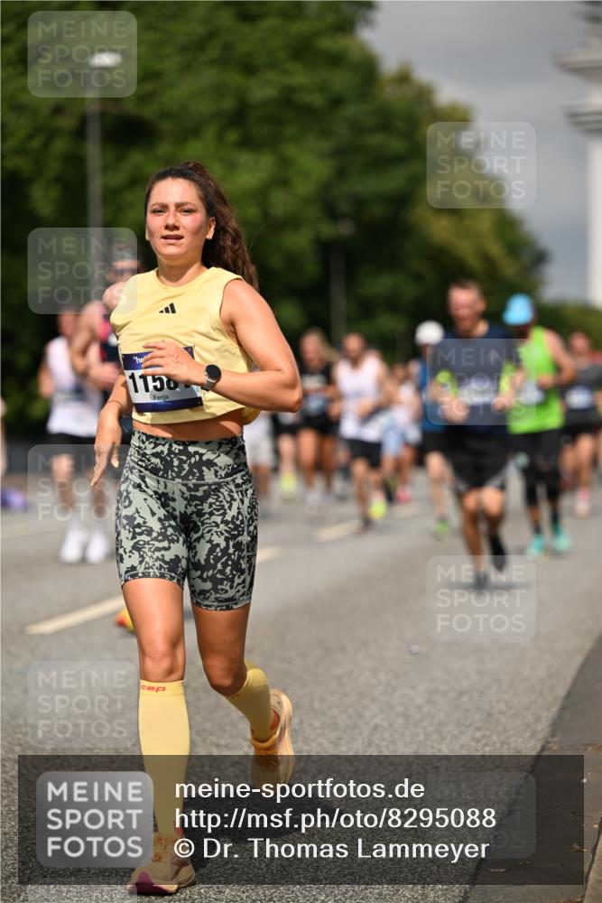 29.06.2025 - hella hamburg halbmarathon Dr. Thomas Lammeyer http://msf.ph/oto/8295088 29.06.2025 10:16:13 Kennedybrücke 1249, 1610, 1785, 1850, 1851, 2963, 2964, 3182, 3248, 3262, 3746, 4453, 4499, 5166, 5176, 6822, 6871, 6966, 7907, 8206, 8207, 8971, 9119, 9253, 9405, 9428, 10685 meine-sportfotos.de