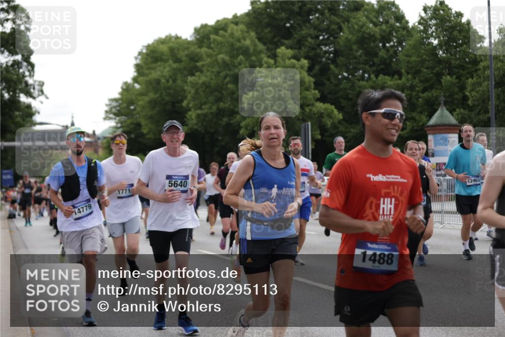 29.06.2025 - hella hamburg halbmarathon Jannik Wohlers http://msf.ph/oto/8295113 29.06.2025 10:36:40 Lombardsbrücke 1253, 1339, 1488, 1490, 1597, 1952, 1954, 2031, 2072, 2104, 2272, 2480, 3127, 3165, 3714, 3895, 4347, 4733, 5224, 5538, 5640, 5786, 6172, 6359, 6584, 6804, 7202, 7707, 8007, 8257, 8258, 8315, 8758, 9054, 9055, 10862, 10931, 11246, 11831, 11843, 12087, 12103, 12184, 12218, 12302, 12463, 12532, 13165, 13695, 13970, 13971, 14202, 14396, 14779, 14915, 15106, 15353, 15475, 15907, 16192, 16304, 16309, 16782, 16885, 17388, 17504, 17591, 17687, 17688, 17794, 18578 meine-sportfotos.de