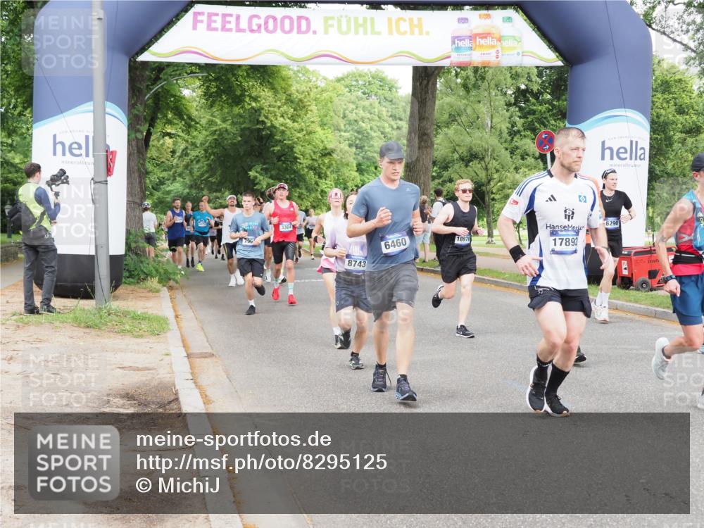 29.06.2025 - hella hamburg halbmarathon MichiJ http://msf.ph/oto/8295125 29.06.2025 10:34:04 Zwischen KM18-KM19 1759, 2048, 2367, 3186, 6054, 6071, 6290, 6373, 6460, 6700, 8269, 8743, 10792, 11773, 11809, 12084, 15133, 15636, 16513, 16624, 17499, 17674, 17892, 18970, 19128 meine-sportfotos.de