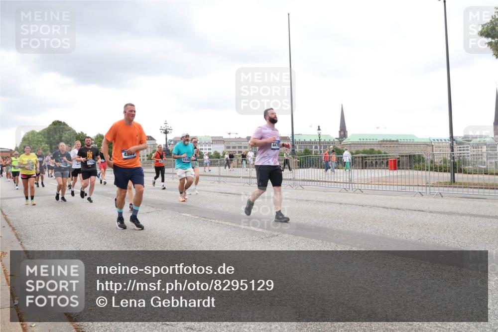 29.06.2025 - hella hamburg halbmarathon Lena Gebhardt http://msf.ph/oto/8295129 29.06.2025 10:56:04 Lombardsbrücke 17039, 17038, 420, 14492, 4470, 1113, 1738, 1909, 2095, 2793, 3101, 3244, 3257, 3268, 4083, 4265, 4354, 4470, 4473, 4836, 4896, 5220, 5222, 5306, 5575, 5580, 5693, 5757, 5994, 6055, 6056, 6113, 6257, 6494, 6594, 6968, 7025, 7028, 7516, 7616, 7969, 8005, 8110, 8305, 8517, 8527, 8532, 8533, 8648, 9435, 9548, 9606, 9838, 9861, 9865, 9948, 9953, 9956, 10094, 10436, 10438, 10449, 10593, 10640, 10740, 10784, 10987, 11903, 11962, 11963, 12695 meine-sportfotos.de