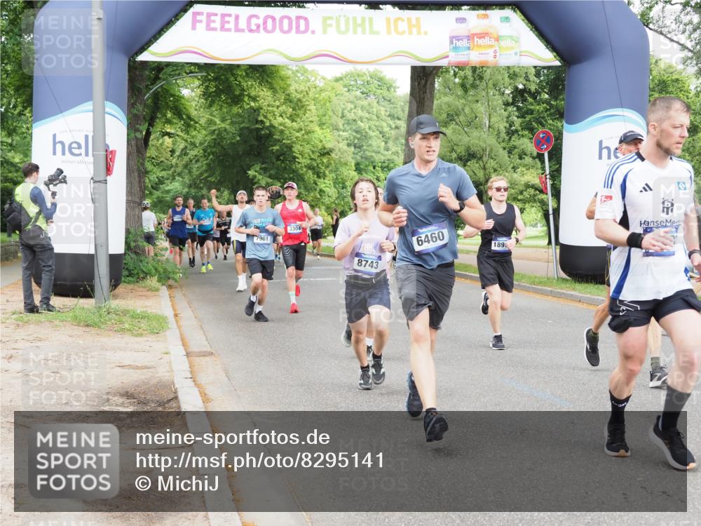 29.06.2025 - hella hamburg halbmarathon MichiJ http://msf.ph/oto/8295141 29.06.2025 10:34:04 Zwischen KM18-KM19 1759, 2048, 2367, 3186, 6054, 6071, 6290, 6373, 6460, 6700, 8269, 8743, 10792, 11773, 11809, 12084, 15133, 15636, 16513, 16624, 17499, 17674, 17892, 18970, 19128 meine-sportfotos.de
