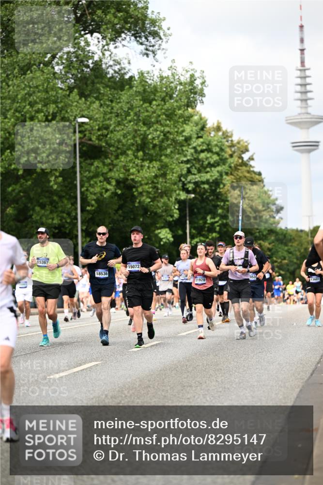 29.06.2025 - hella hamburg halbmarathon Dr. Thomas Lammeyer http://msf.ph/oto/8295147 29.06.2025 10:37:39 Kennedybrücke 1324, 1896, 1995, 2085, 2342, 2776, 3341, 3560, 3812, 3871, 4164, 4361, 4433, 4449, 5075, 5180, 5561, 5584, 5917, 6773, 6999, 7308, 7309, 7705, 8620, 8891, 8993, 9234, 9258, 9438, 9591, 9706, 9750, 9799, 10800, 11092, 11111, 11260 meine-sportfotos.de