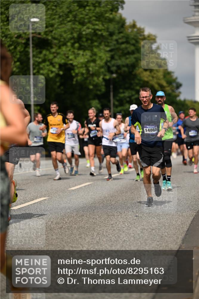 29.06.2025 - hella hamburg halbmarathon Dr. Thomas Lammeyer http://msf.ph/oto/8295163 29.06.2025 10:16:14 Kennedybrücke 1249, 1610, 1785, 1850, 1851, 2963, 2964, 3182, 3248, 3262, 3746, 4453, 4499, 5150, 5166, 5176, 6822, 6871, 6966, 7907, 8206, 8207, 8971, 9119, 9253, 9405, 9428, 10685 meine-sportfotos.de