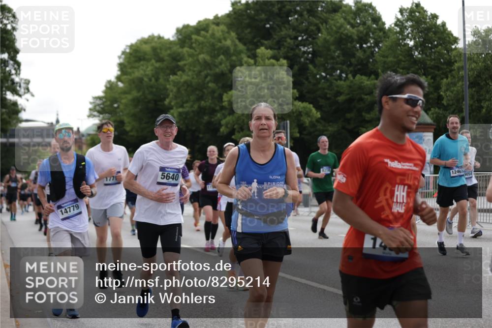 29.06.2025 - hella hamburg halbmarathon Jannik Wohlers http://msf.ph/oto/8295214 29.06.2025 10:36:40 Lombardsbrücke 1253, 1339, 1488, 1490, 1597, 1952, 1954, 2031, 2072, 2104, 2272, 2480, 3127, 3165, 3714, 3895, 4347, 4733, 5224, 5538, 5640, 5786, 6172, 6359, 6584, 6804, 7202, 7707, 8007, 8257, 8258, 8315, 8758, 9054, 9055, 10862, 10931, 11246, 11831, 11843, 12087, 12103, 12184, 12218, 12302, 12463, 12532, 13165, 13695, 13970, 13971, 14202, 14396, 14779, 14915, 15106, 15353, 15475, 15907, 16192, 16304, 16309, 16782, 16885, 17388, 17504, 17591, 17687, 17688, 17794, 18578 meine-sportfotos.de
