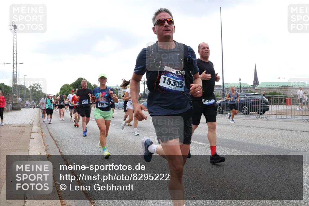 29.06.2025 - hella hamburg halbmarathon Lena Gebhardt http://msf.ph/oto/8295222 29.06.2025 10:46:46 Lombardsbrücke 1073, 1286, 1363, 1371, 1375, 1429, 1465, 1593, 1608, 1720, 1837, 1961, 1999, 2162, 2211, 2320, 2327, 2500, 2556, 2665, 2697, 2981, 3277, 3406, 3407, 3469, 3734, 3823, 4202, 4296, 4342, 4355, 4448, 4604, 5111, 5114, 5700, 5796, 5953, 6068, 6124, 6161, 6485, 6496, 6740, 7303, 7364, 7368, 7374, 7412, 7767, 7827, 8477, 8486, 8551, 8553, 8684, 8700, 8967, 9691, 10153, 10230, 12333, 12522, 13969, 14261, 15852, 16882, 16987 meine-sportfotos.de