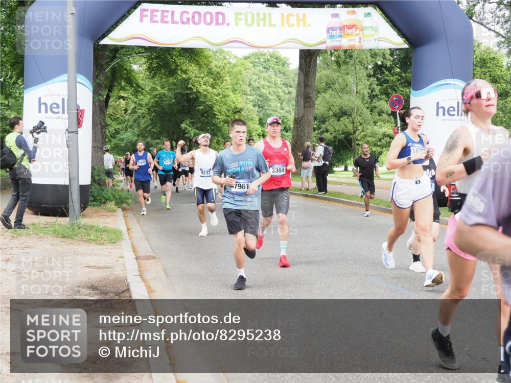 29.06.2025 - hella hamburg halbmarathon MichiJ http://msf.ph/oto/8295238 29.06.2025 10:34:06 Zwischen KM18-KM19 1012, 1759, 2048, 2367, 3186, 3304, 6071, 6290, 6373, 6460, 7961, 8023, 8269, 8743, 9232, 10792, 11809, 12084, 15133, 15636, 16624, 17499, 17674, 17892, 18970, 19128 meine-sportfotos.de
