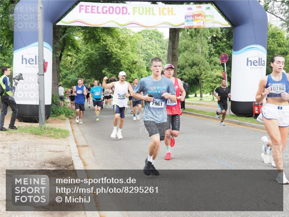29.06.2025 - hella hamburg halbmarathon MichiJ http://msf.ph/oto/8295261 29.06.2025 10:34:07 Zwischen KM18-KM19 1012, 1759, 2048, 3186, 3304, 6071, 6290, 6373, 6460, 7961, 8023, 8269, 8743, 9232, 10792, 12084, 15133, 15636, 16624, 17499, 17892, 18970, 19128 meine-sportfotos.de