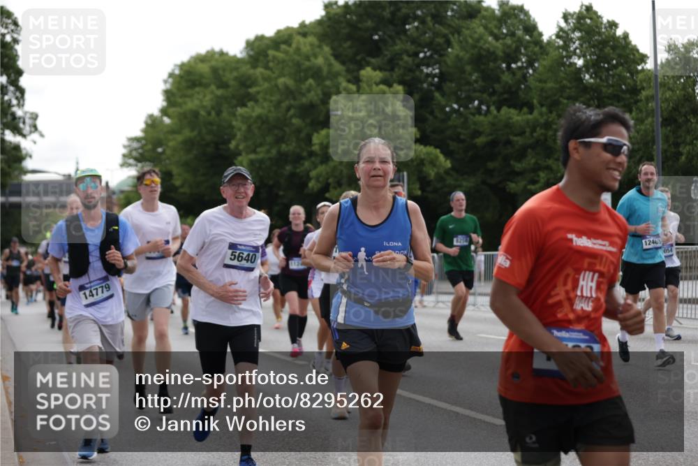 29.06.2025 - hella hamburg halbmarathon Jannik Wohlers http://msf.ph/oto/8295262 29.06.2025 10:36:40 Lombardsbrücke 1253, 1339, 1488, 1490, 1597, 1952, 1954, 2031, 2072, 2104, 2272, 2480, 3127, 3165, 3714, 3895, 4347, 4733, 5224, 5538, 5640, 5786, 6172, 6359, 6584, 6804, 7202, 7707, 8007, 8257, 8258, 8315, 8758, 9054, 9055, 10862, 10931, 11246, 11831, 11843, 12087, 12103, 12184, 12218, 12302, 12463, 12532, 13165, 13695, 13970, 13971, 14202, 14396, 14779, 14915, 15106, 15353, 15475, 15907, 16192, 16304, 16309, 16782, 16885, 17388, 17504, 17591, 17687, 17688, 17794, 18578 meine-sportfotos.de
