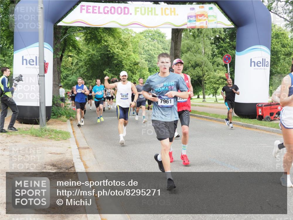 29.06.2025 - hella hamburg halbmarathon MichiJ http://msf.ph/oto/8295271 29.06.2025 10:34:07 Zwischen KM18-KM19 1012, 1759, 2048, 3186, 3304, 6071, 6290, 6373, 6460, 7961, 8023, 8269, 8743, 9232, 10792, 12084, 15133, 15636, 16624, 17499, 17892, 18970, 19128 meine-sportfotos.de