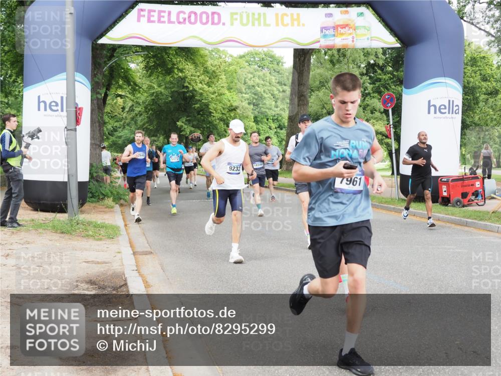 29.06.2025 - hella hamburg halbmarathon MichiJ http://msf.ph/oto/8295299 29.06.2025 10:34:07 Zwischen KM18-KM19 1012, 1759, 2048, 3186, 3304, 6071, 6290, 6373, 6460, 7961, 8023, 8269, 8743, 9232, 10792, 12084, 15133, 15636, 16624, 17499, 17892, 18970, 19128 meine-sportfotos.de
