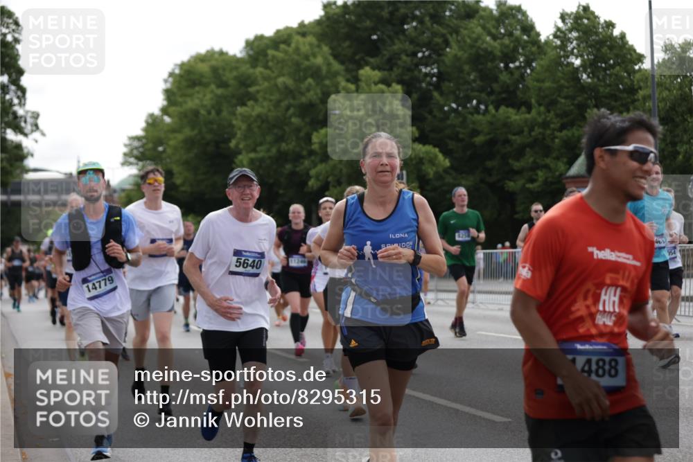 29.06.2025 - hella hamburg halbmarathon Jannik Wohlers http://msf.ph/oto/8295315 29.06.2025 10:36:40 Lombardsbrücke 1253, 1339, 1488, 1490, 1597, 1952, 1954, 2031, 2072, 2104, 2272, 2480, 3127, 3165, 3714, 3895, 4347, 4733, 5224, 5538, 5640, 5786, 6172, 6359, 6584, 6804, 7202, 7707, 8007, 8257, 8258, 8315, 8758, 9054, 9055, 10862, 10931, 11246, 11831, 11843, 12087, 12103, 12184, 12218, 12302, 12463, 12532, 13165, 13695, 13970, 13971, 14202, 14396, 14779, 14915, 15106, 15353, 15475, 15907, 16192, 16304, 16309, 16782, 16885, 17388, 17504, 17591, 17687, 17688, 17794, 18578 meine-sportfotos.de
