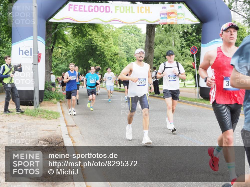 29.06.2025 - hella hamburg halbmarathon MichiJ http://msf.ph/oto/8295372 29.06.2025 10:34:08 Zwischen KM18-KM19 1012, 1759, 2048, 3304, 6071, 6290, 6460, 7961, 8023, 8269, 8743, 9232, 10792, 15133, 15636, 16624, 17499, 17892, 18346, 18970, 19128 meine-sportfotos.de